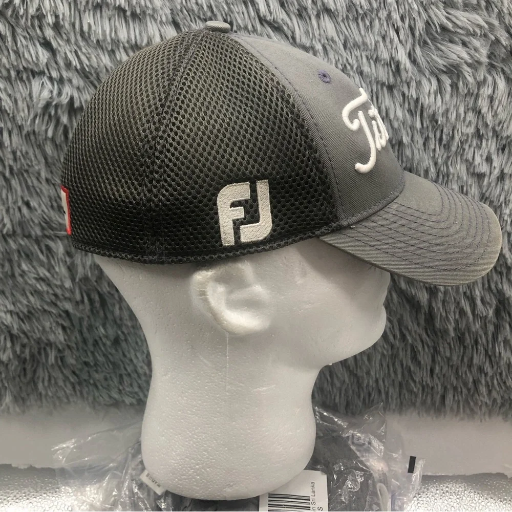Titleist Hat Mens Small Medium Gray White Golf FJ Footjoy Baseball Cap Hat